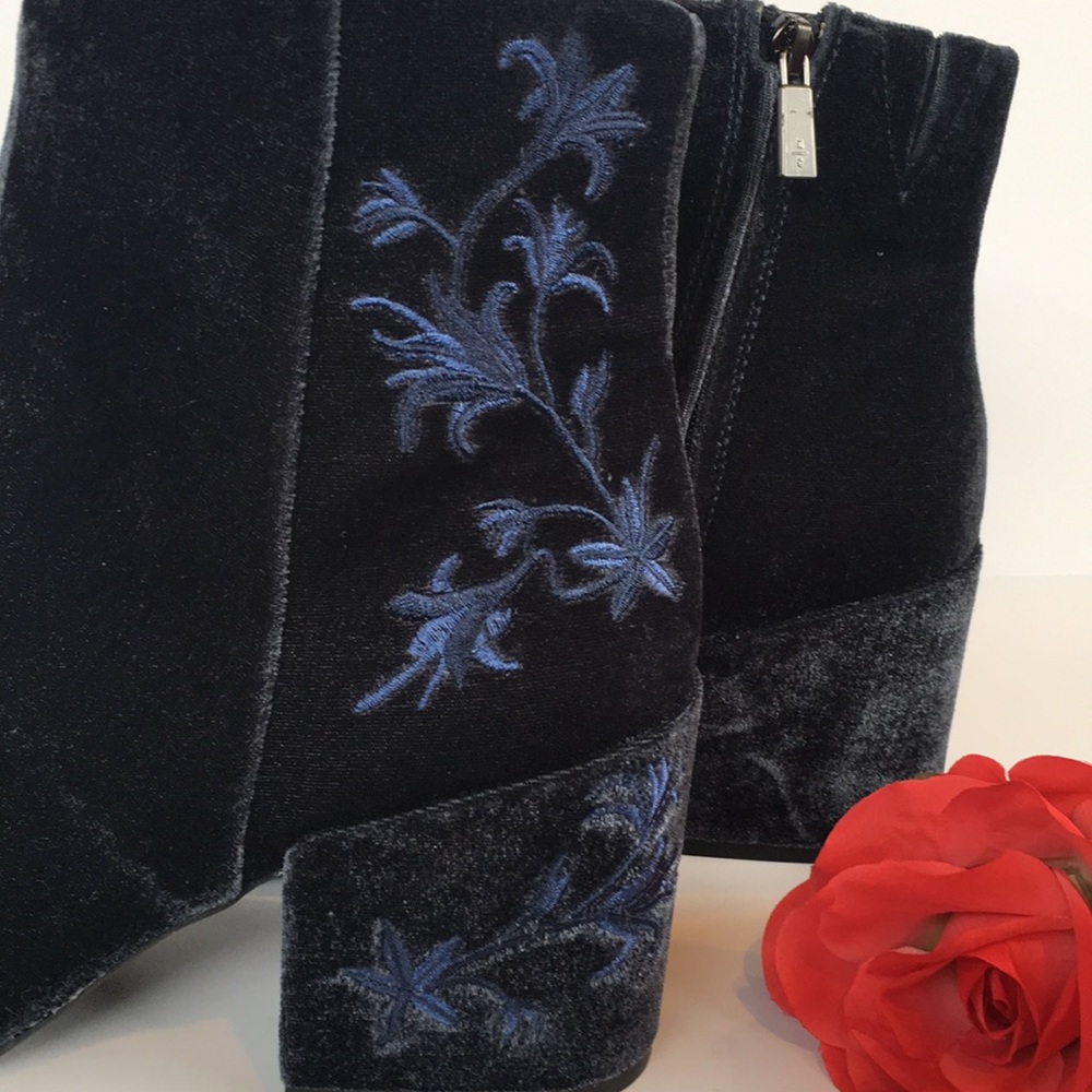 Kenneth Cole Black and Blue Embroidered Ankle Boots - Picture 2 of 8